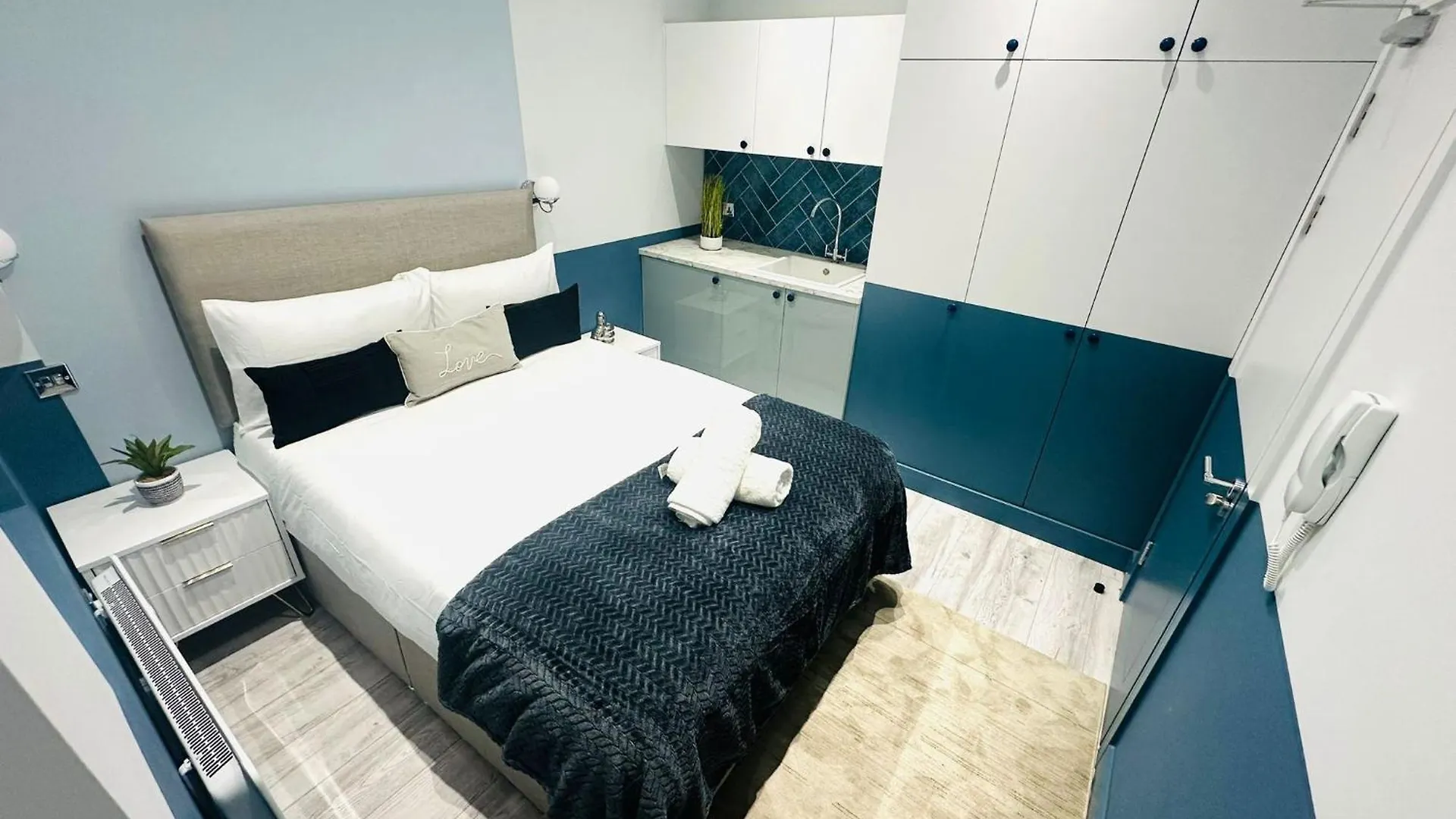London Holly B Mini Studios Great Location For Tourist!!! Guest house